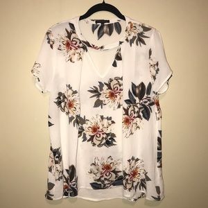 NWT staccato floral top